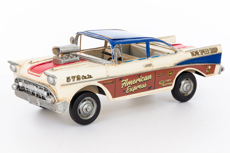 Auto vintage in latta
